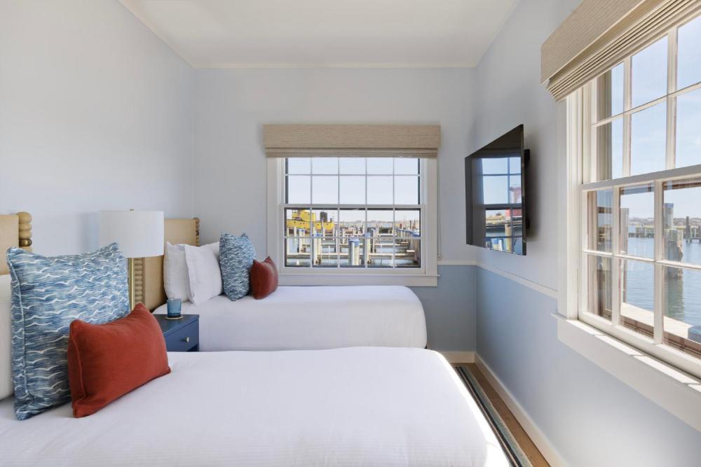 Two Bedroom Cottage - Lower Mermansion interior
